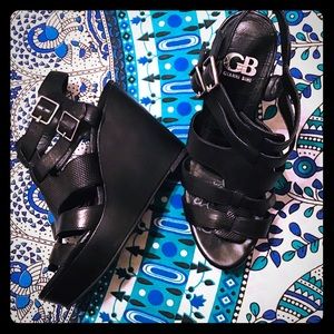 ☀️SOLD! GIANNI BINI BLACK LEATHER WEDGES